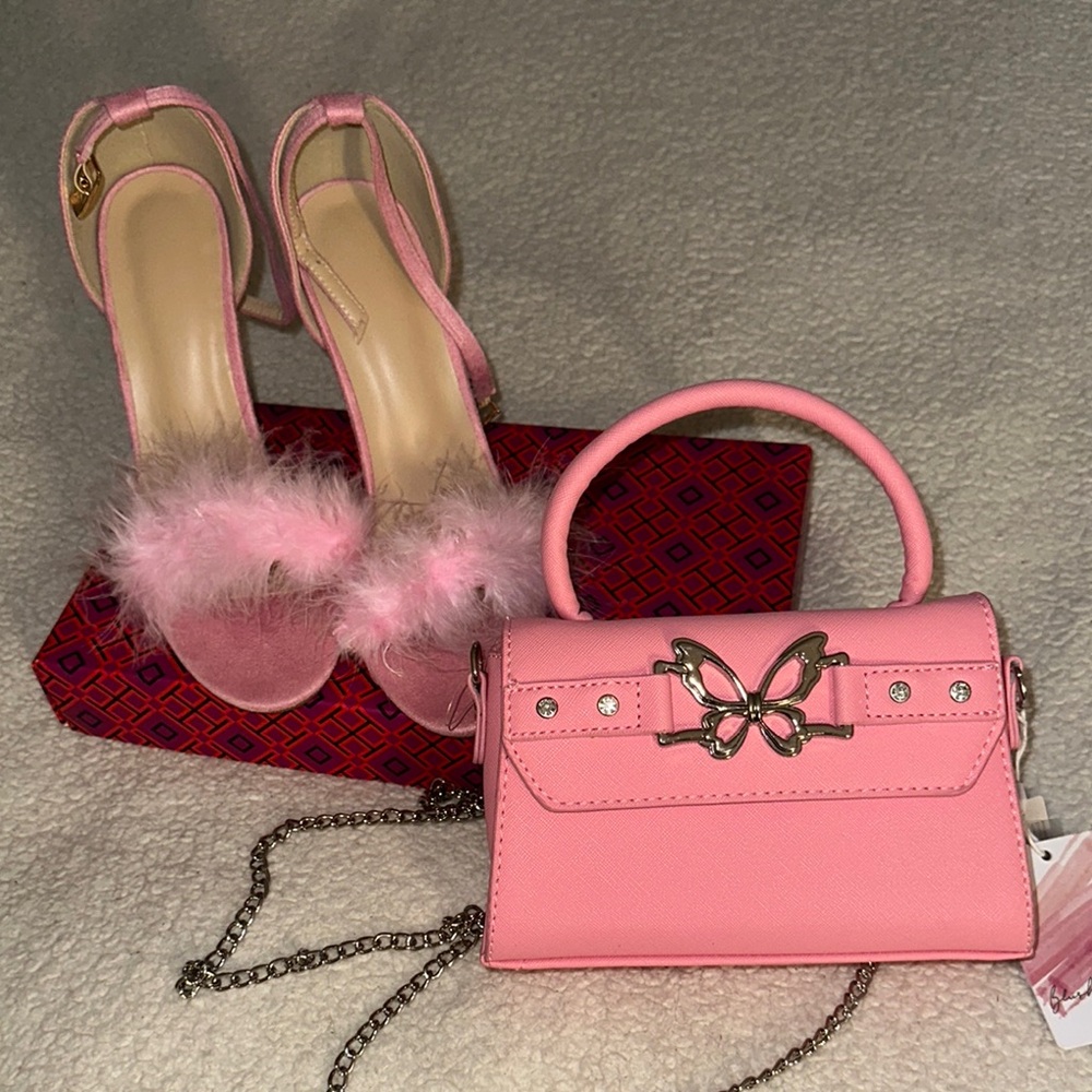 Pink Mini Bag with Chain Strap and Flap Closure w/ 71/2 sexy heels - Picture 2 of 9